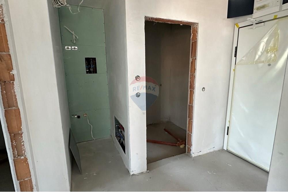 Апартамент - За продажба - гр. София, Област София град, България - антре 2.JPG - 360241021-86