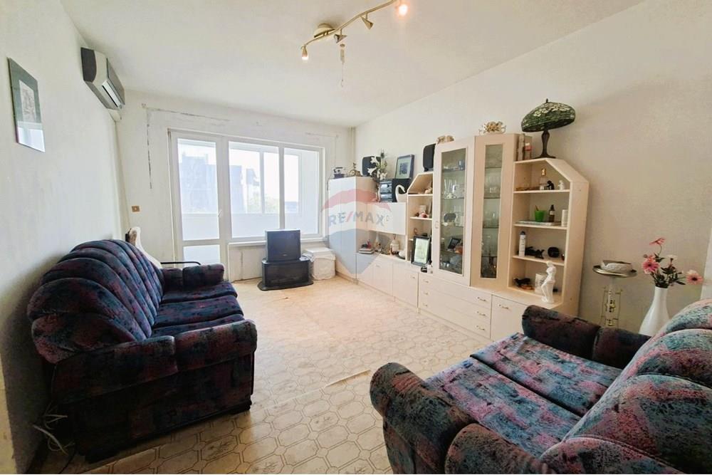 Апартамент - За продажба - гр. Варна, Област Варна, България - 02.jpg - Всекидневна - 360321001-494