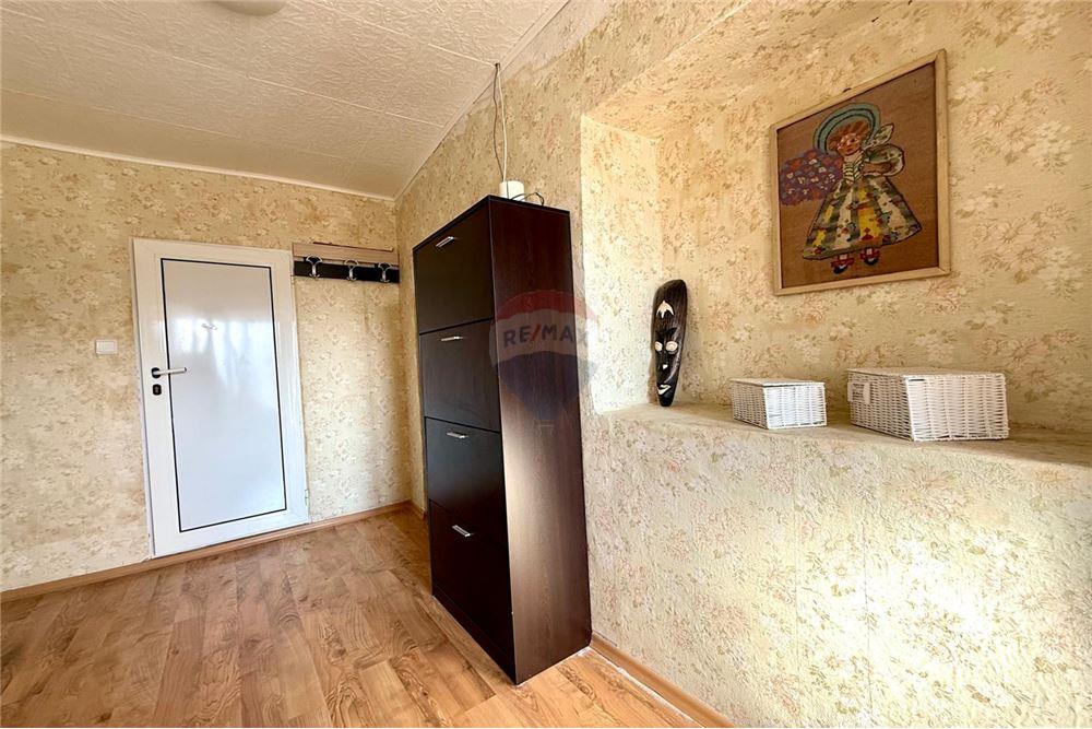 Градска къща - За продажба - гр. Балчик, Област Добрич, България - Функционално антре - Коридор - 360321025-245