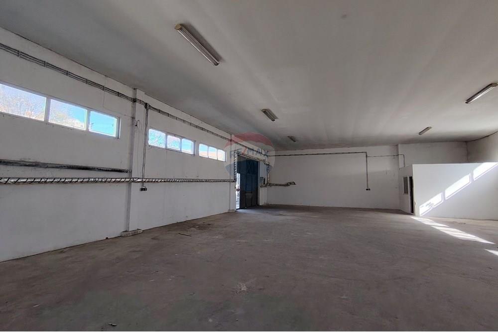 Склад - Под наем - гр. Шумен, Област Шумен, България - viber_изображение_2025-10-29_14-37-55-572.jpg - 360441021-1