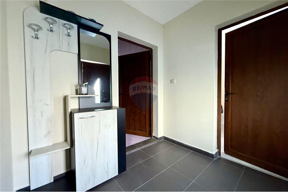 Градска къща - За продажба - гр. Балчик, Област Добрич, България - Антре - Фоайе - 360321025-245