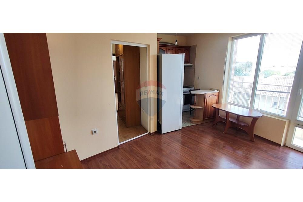 Апартамент - Под наем - гр. Варна, Област Варна, България - всекидневна 4.jpg - Всекидневна - 360321028-134