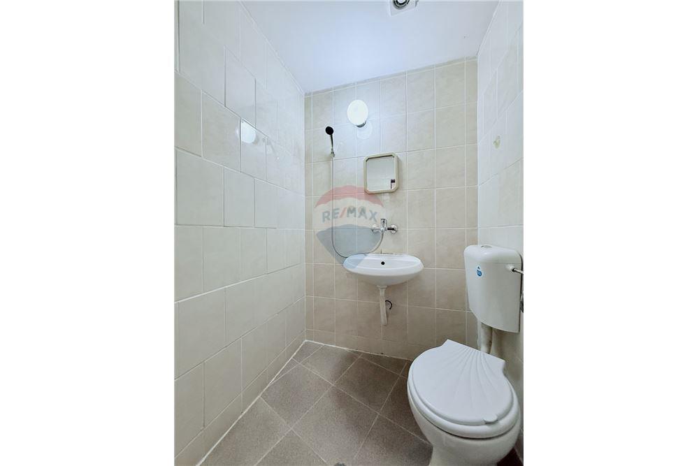 Имение - За продажба - с. Аспарухово, Област Варна, България - Баня и тоалетна в едно помещение към първа спалня/ етаж 2 - Баня - 360321025-228