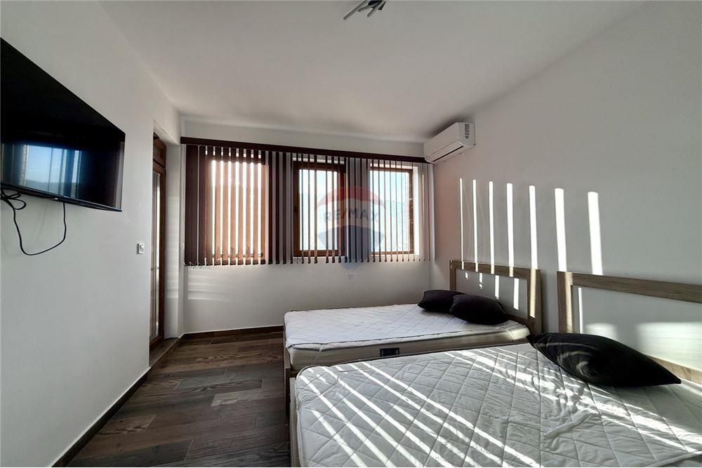 Апартамент - За продажба - гр. Балчик, Област Добрич, България - Първа спалня с излаз към открита обща тераса /запад/ - Спалня - 360321025-235