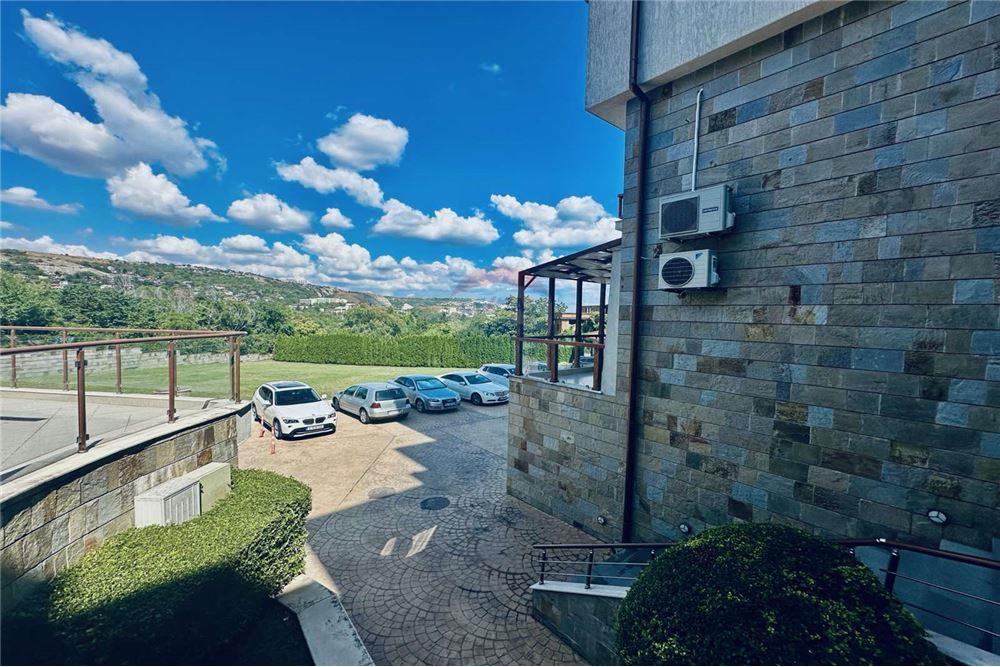 Апартамент - За продажба - гр. Балчик, Област Добрич, България - Общи части и аранжиран двор с басейн - Друга - 360321025-235