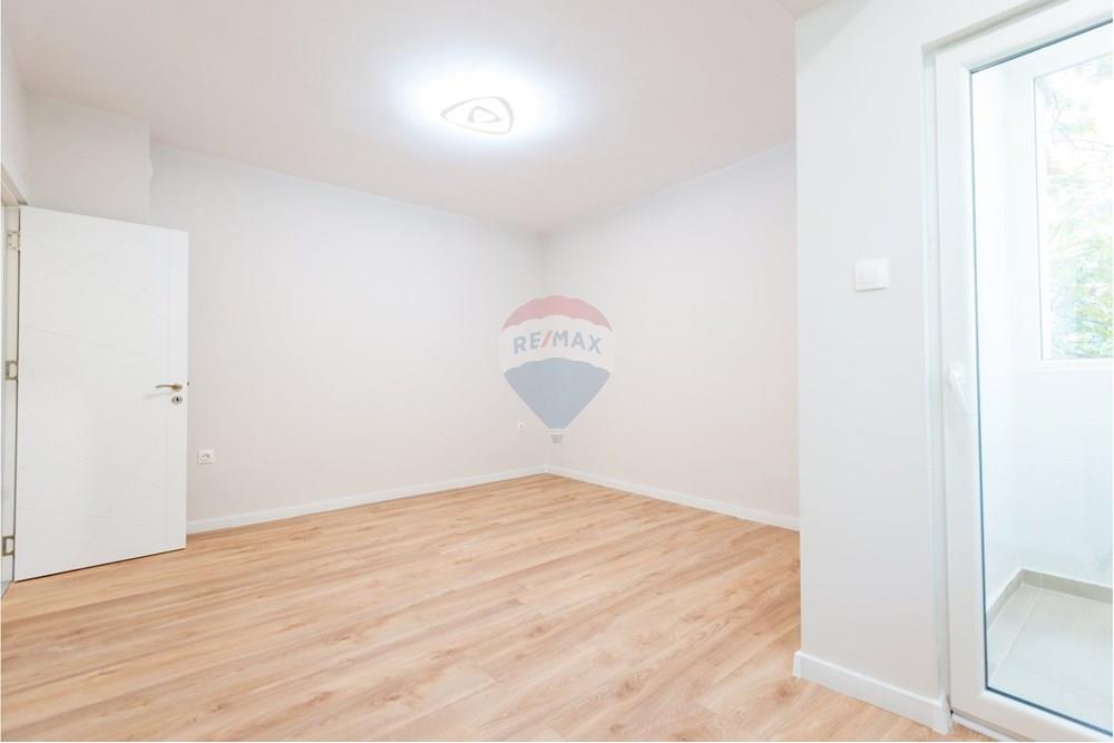 Апартамент - За продажба - гр. Варна, Област Варна, България - viber_изображение_2025-10-19_22-21-29-303.jpg - 360301018-160