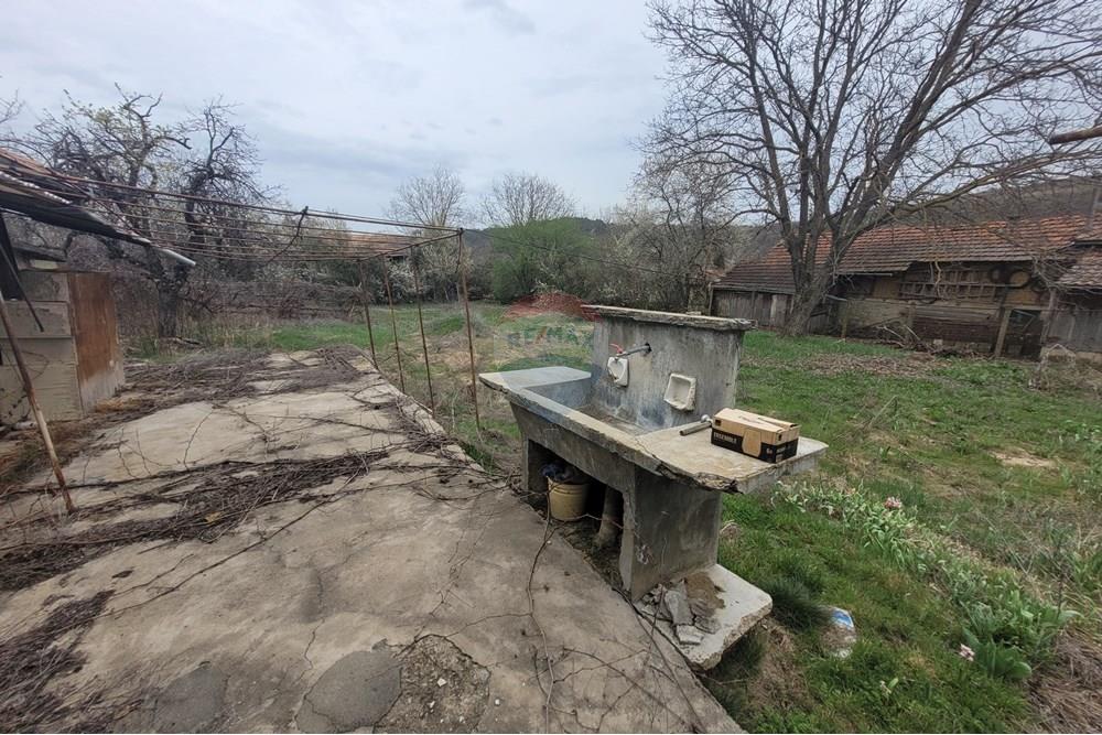 Селска къща - За продажба - с. Добромирка, Област Габрово, България - 20250324_134409.jpg - 360431001-493