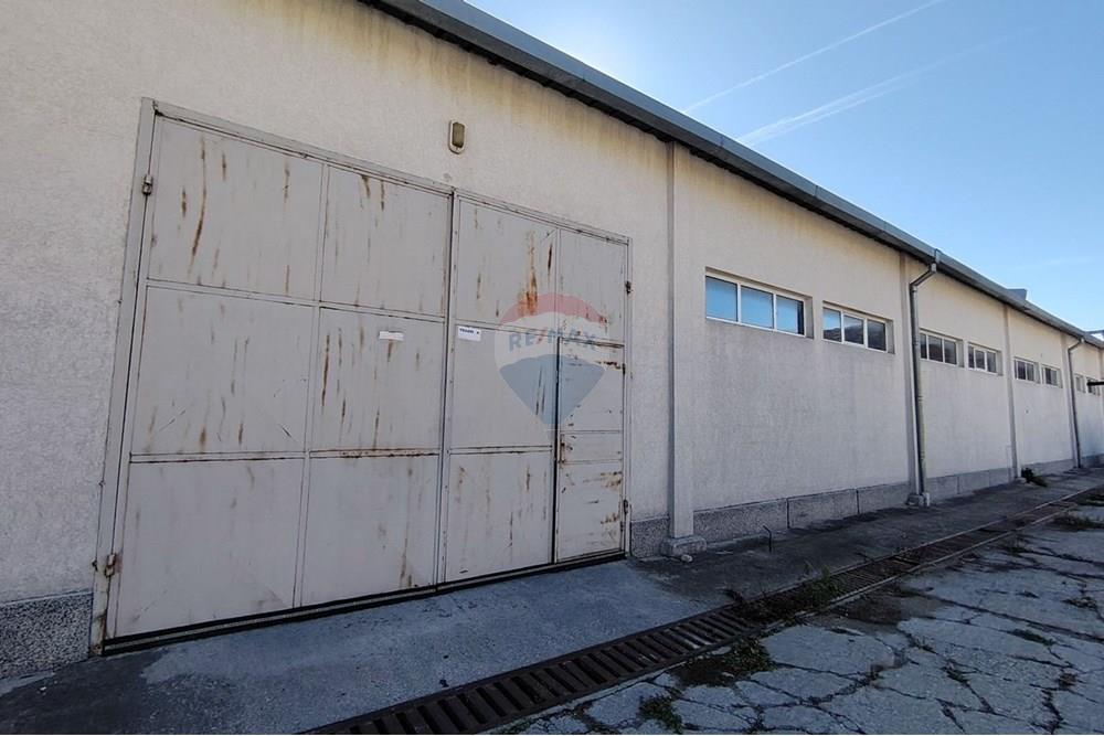 Склад - Под наем - гр. Шумен, Област Шумен, България - viber_изображение_2025-10-29_14-37-55-610.jpg - 360441021-1