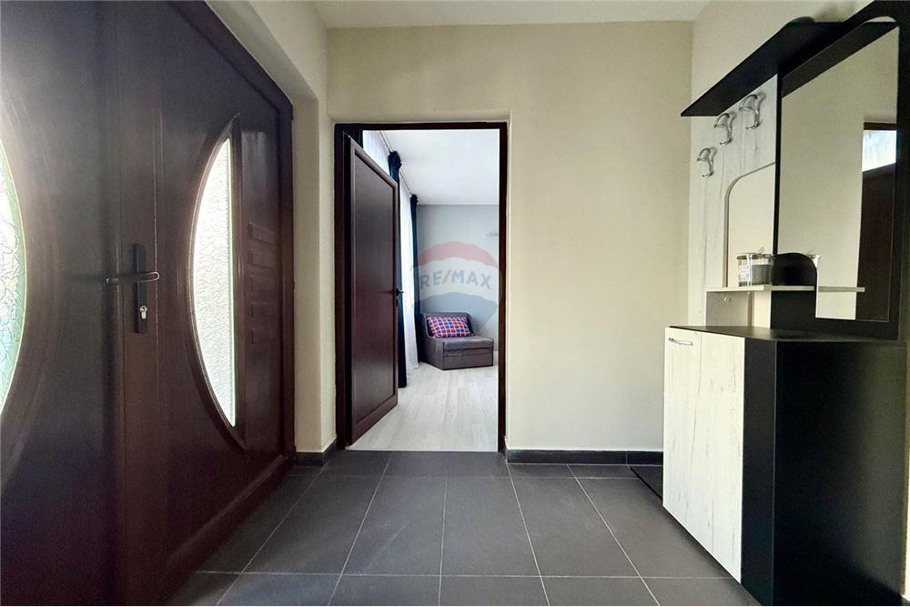 Градска къща - За продажба - гр. Балчик, Област Добрич, България - Антре - Фоайе - 360321025-245