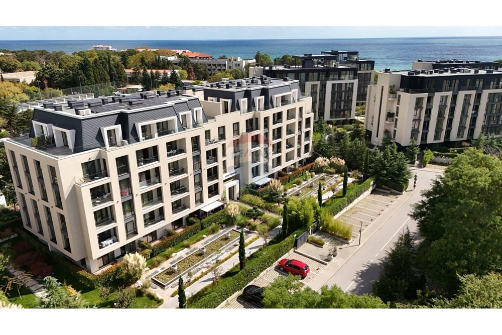 Апартамент - За продажба - к.к. Св. Св. Константин и Елена, Област Варна, България - IMG_6564.jpeg - 360391002-167