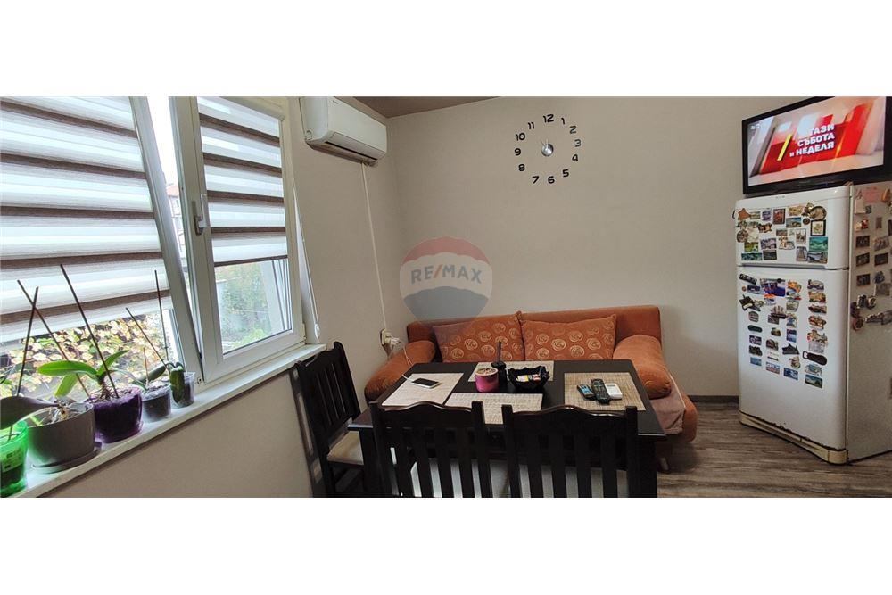 Етаж от къща - За продажба - гр. Аксаково, Област Варна, България - 3 - 360301003-180