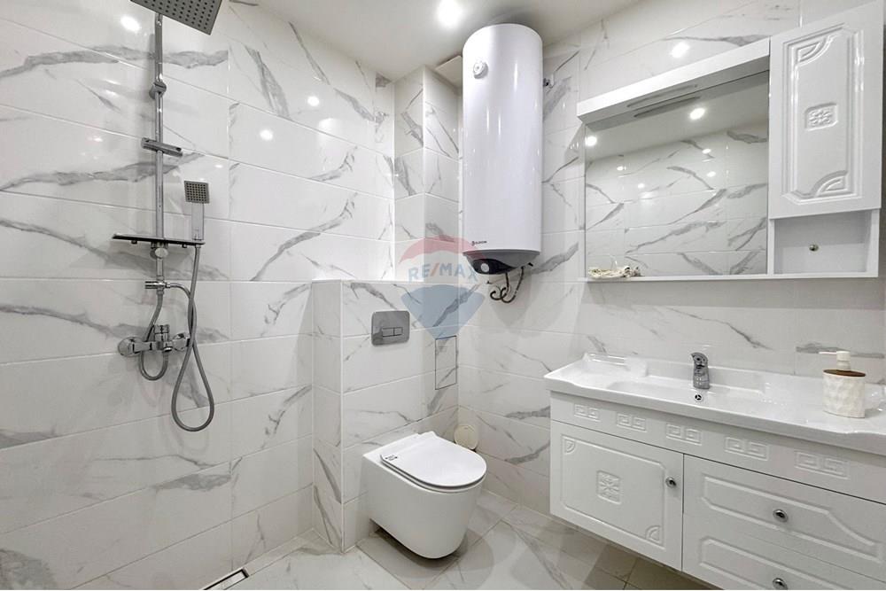 Апартамент - За продажба - гр. Русе, Област Русе, България - IMG_3719.JPEG - Баня - 360451033-100