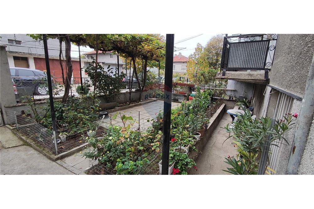 Етаж от къща - За продажба - гр. Аксаково, Област Варна, България - 11 - 360301003-180