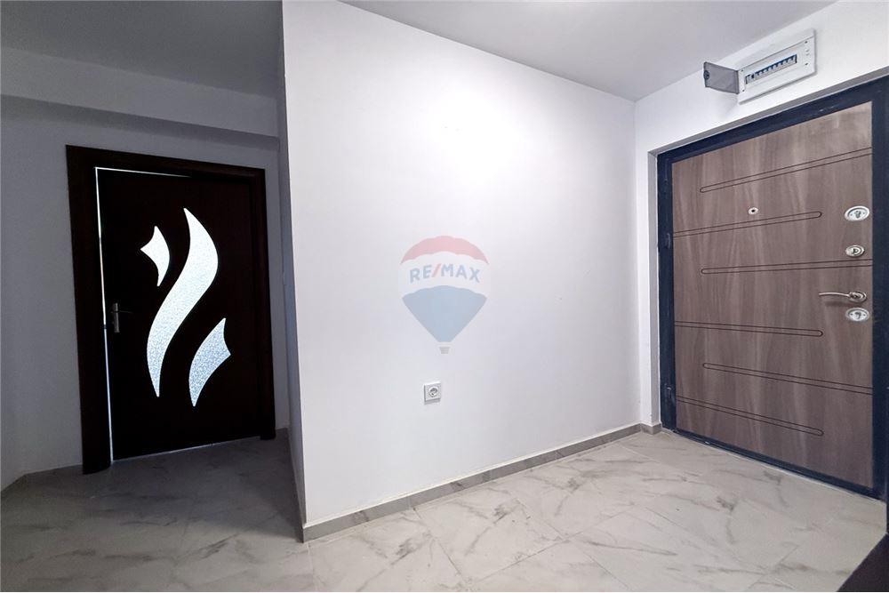 Апартамент - За продажба - гр. Варна, Област Варна, България - Входно антре и функционален коридор - Коридор - 360321025-247