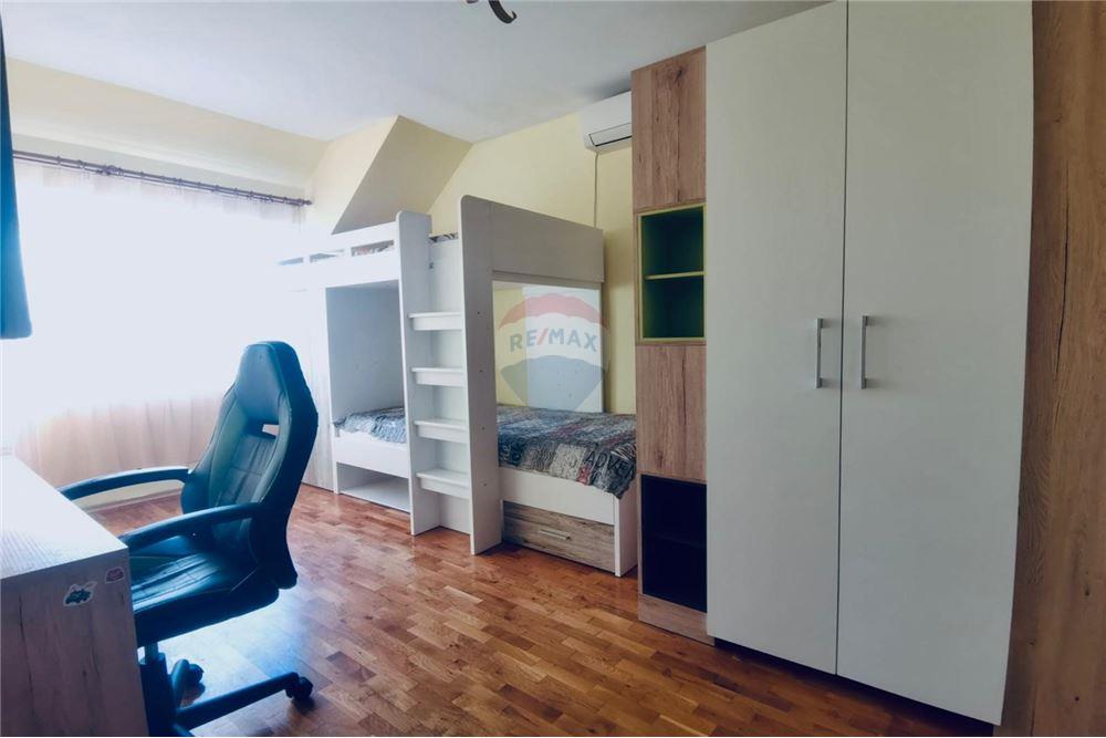 Апартамент - Под наем - гр. Варна, Област Варна, България - Уютна детска спалня с изход към тераса/ южна - Детска стая - 360321025-248