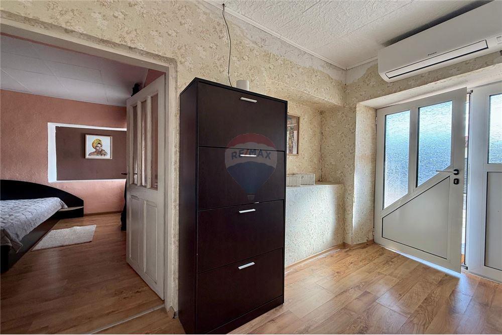 Градска къща - За продажба - гр. Балчик, Област Добрич, България - Функционално антре - Коридор - 360321025-245