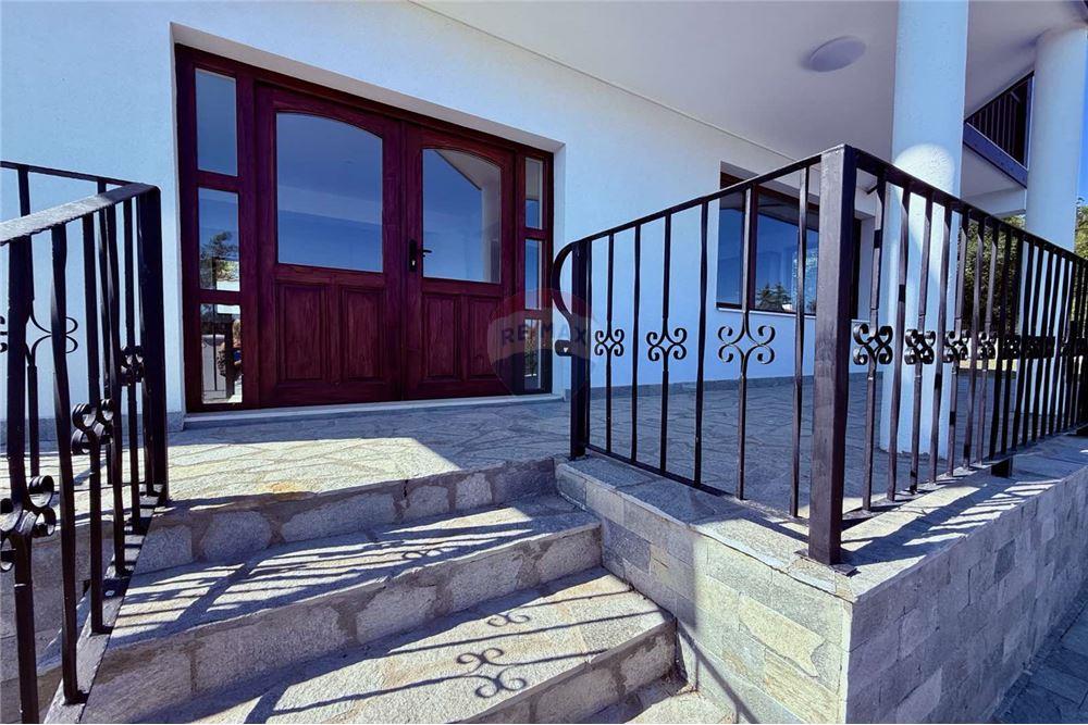 Вила - За продажба - гр. Балчик, Област Добрич, България - Просторна открита веранда с панорамна гледка към морето с достъп от всекидневна/ етаж 1 - Тераса - 360321025-236