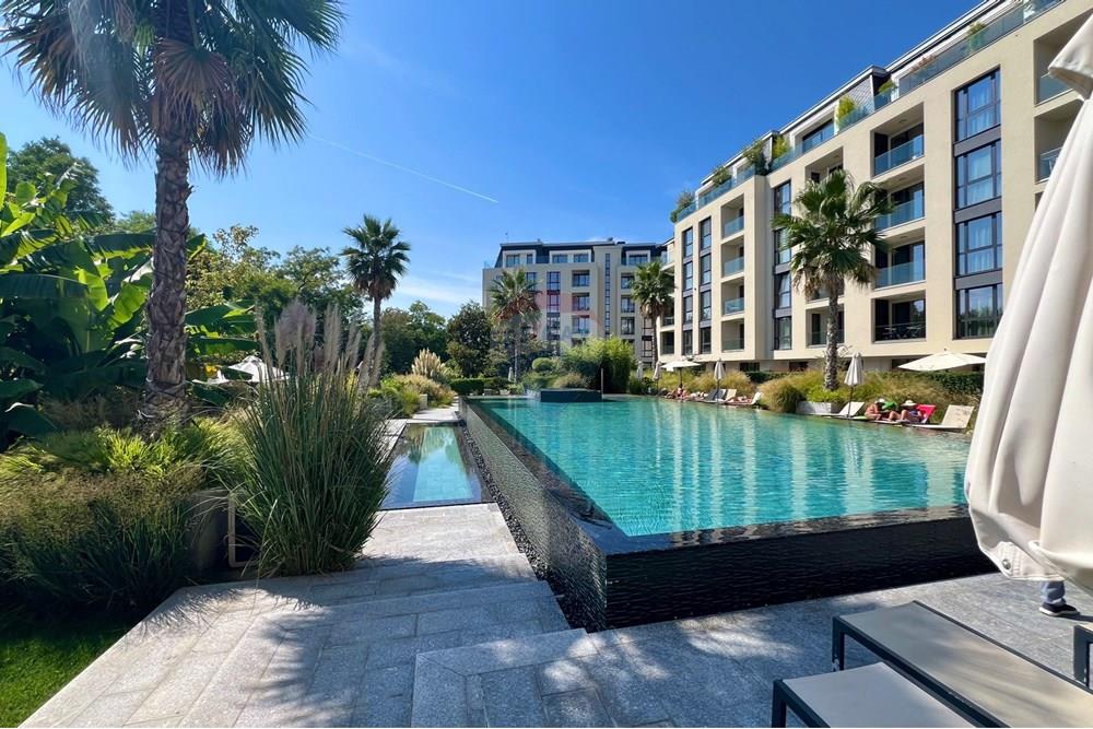 Апартамент - За продажба - к.к. Св. Св. Константин и Елена, Област Варна, България - IMG_6434.jpeg - 360391002-167