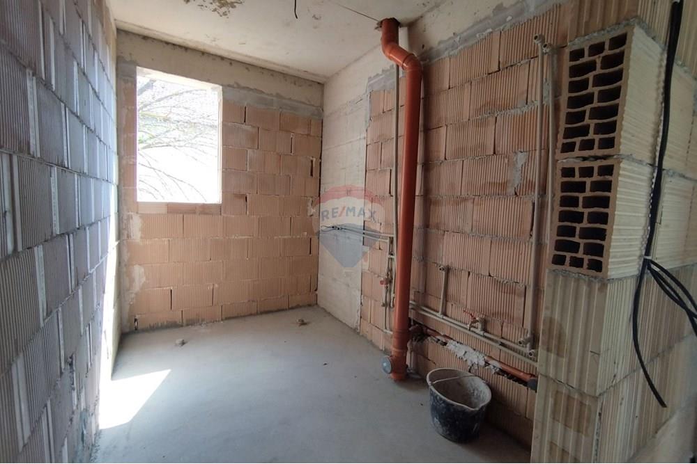 Апартамент - За продажба - м-т Ален мак, Област Варна, България - viber_изображение_2025-08-12_16-37-03-178.jpg - Баня - 360321001-493