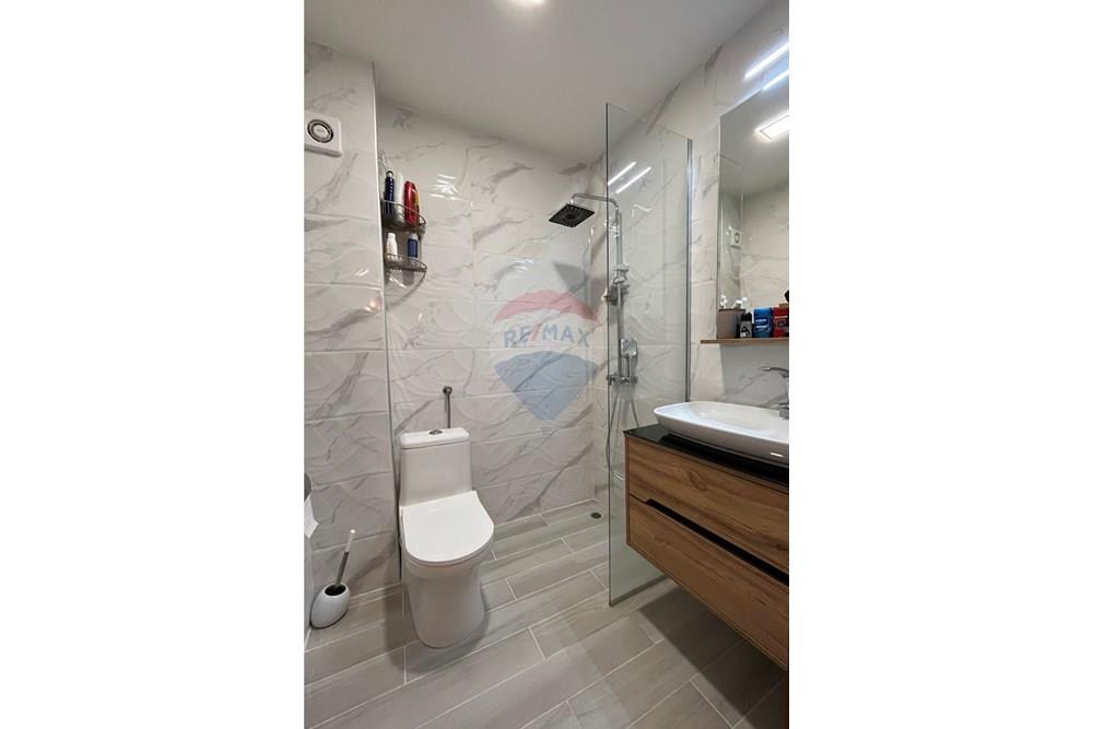 Апартамент - За продажба - к.к. Златни пясъци, Област Варна, България - баня 1.jpg - Баня - 360321028-106