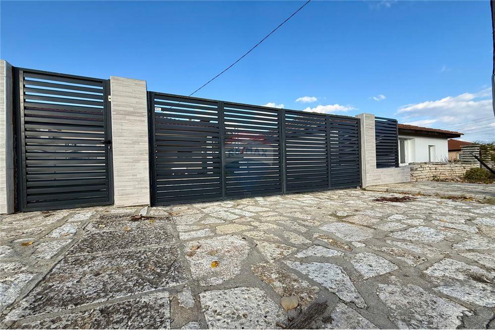 Градска къща - За продажба - гр. Балчик, Област Добрич, България - Лице към улица - Друга - 360321025-245