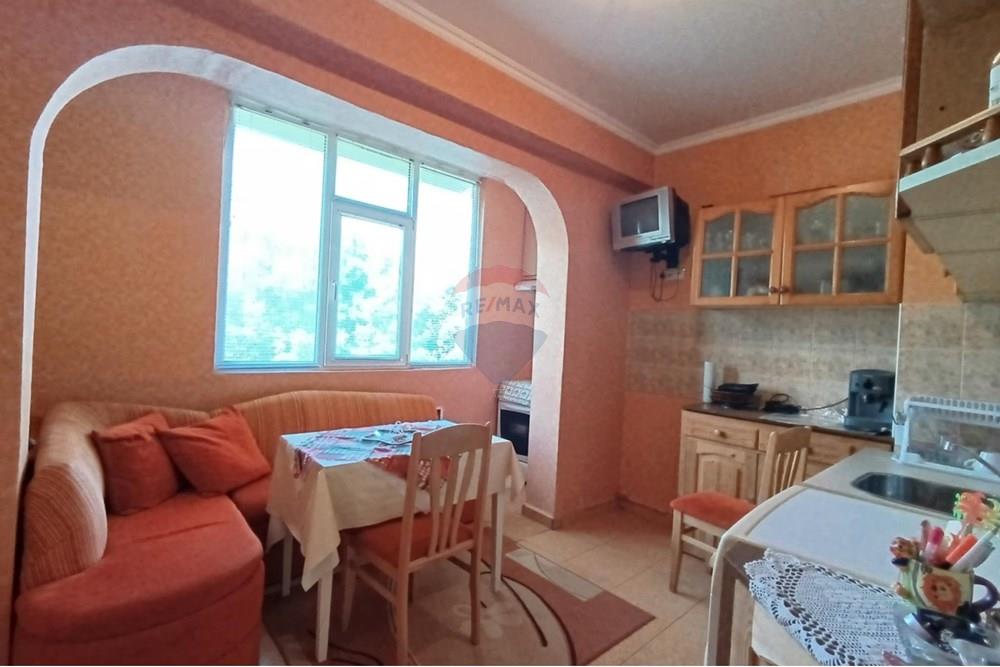 Апартамент - За продажба - гр. Добрич, Област Добрич, България - dfdf2ae2-cb82-4af2-9705-93c76cd0a4b6.jpeg - Кухня - 360301017-92