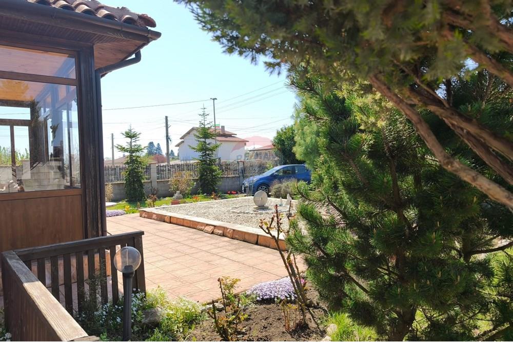 Селска къща - За продажба - с. Соколово, Област Добрич, България - двор 3.jpg - Друга - 360321028-130