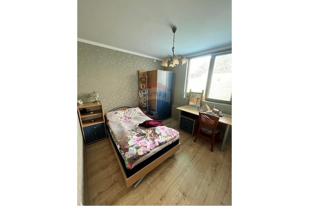 Градска къща - За продажба - гр. Варна, Област Варна, България - viber_image_2025-05-07_13-51-01-619.jpg - Спалня - 360391067-3