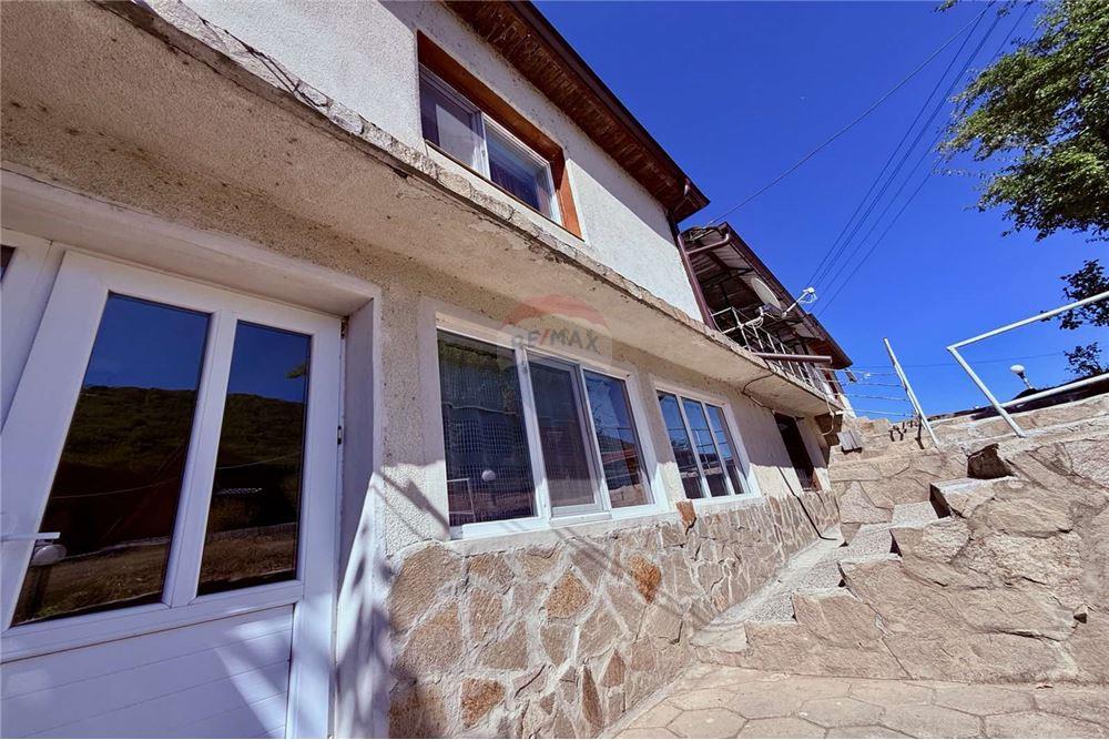 Имение - За продажба - с. Аспарухово, Област Варна, България - Двуетажна къща за гости - Вътрешен двор - 360321025-228