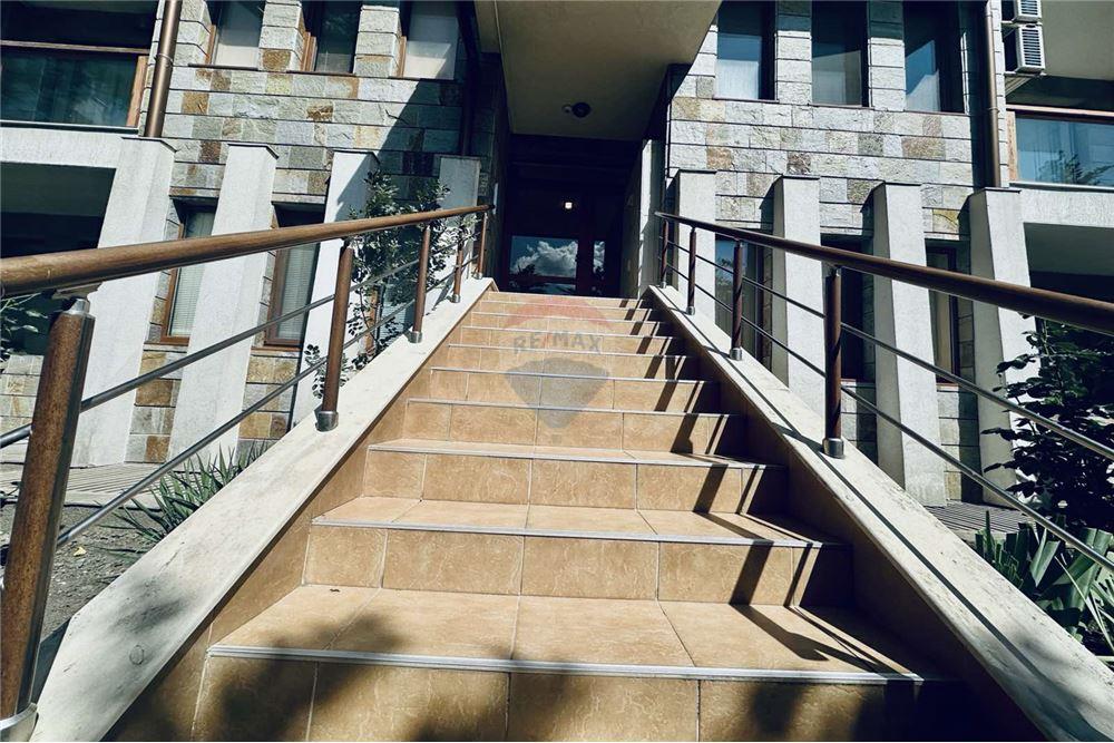 Апартамент - За продажба - гр. Балчик, Област Добрич, България - Общи части и аранжиран двор с басейн - Друга - 360321025-234