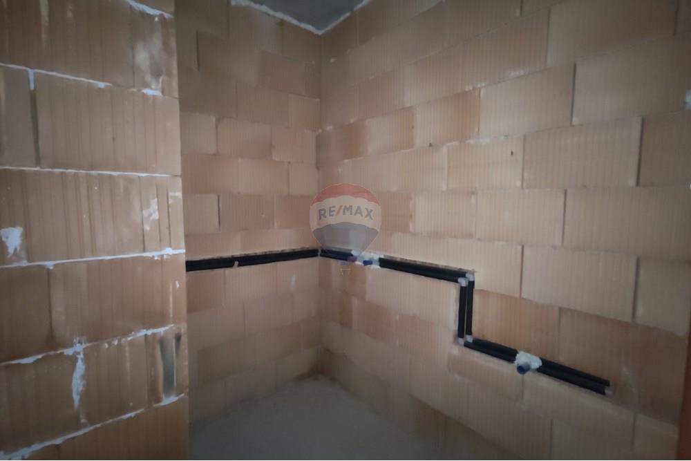 公寓/单元房 - 待售 - гр. Варна, Област Варна, България - viber_изображение_2025-10-28_14-26-51-623.jpg - 浴室 - 360511015-16