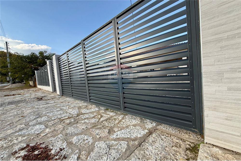 Градска къща - За продажба - гр. Балчик, Област Добрич, България - Лице към улица - Друга - 360321025-245