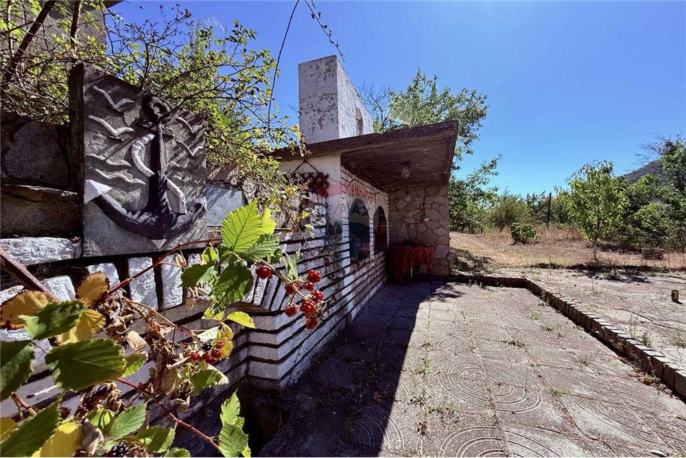 Имение - За продажба - с. Аспарухово, Област Варна, България - Дворно място/ Барбекю - Двор - 360321025-228