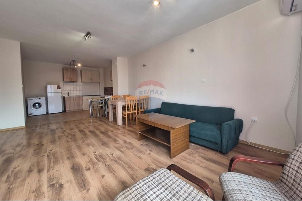 Апартамент - Под наем - гр. Варна, Област Варна, България - Изображение от WhatsApp на 2025-10-28 в 12.30.26_462e3cc9.jpg - Всекидневна - 360511013-84