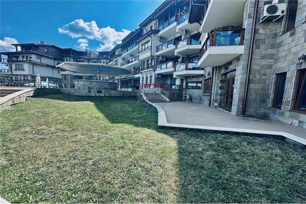 Апартамент - За продажба - гр. Балчик, Област Добрич, България - Общи части и аранжиран двор с басейн - Друга - 360321025-235