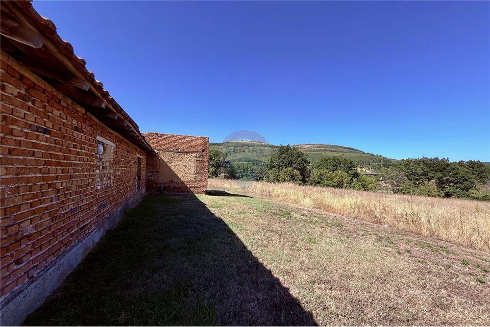 Имение - За продажба - с. Аспарухово, Област Варна, България - Работилница - Вътрешен двор - 360321025-228