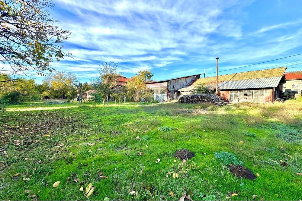 Селска къща - За продажба - с. Пиргово, Област Русе, България - FullSizeRender.JPEG - Вътрешен двор - 360451033-99