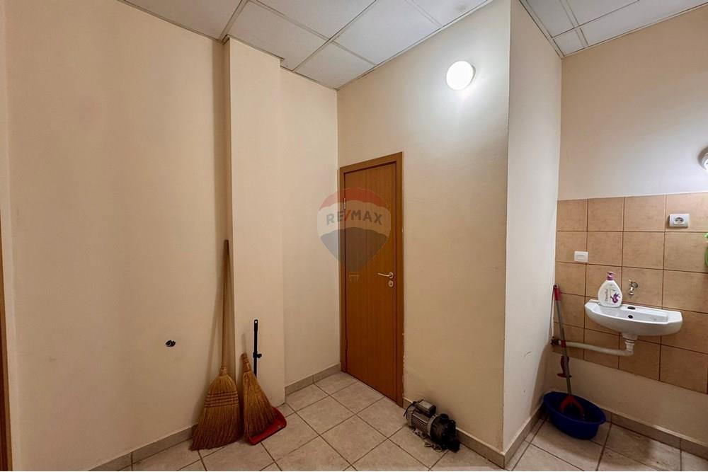 Търговски обект/Магазин - Под наем - гр. Русе, Област Русе, България - IMG_3756.JPEG - 360451029-68