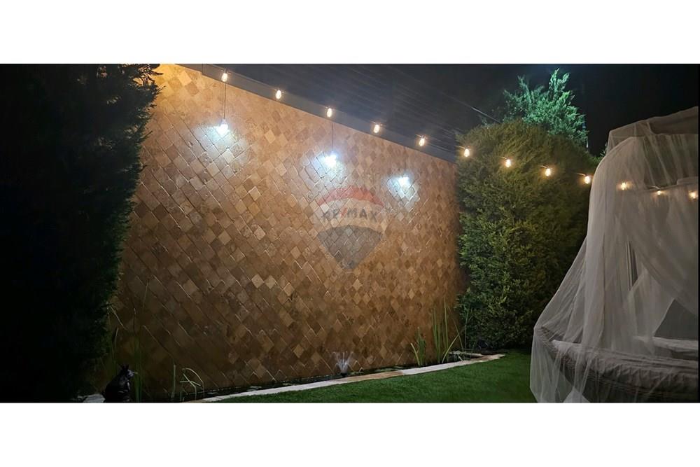 Вила - За продажба - гр. Балчик, Област Добрич, България - двор 8.jpg - Вътрешен двор - 360321028-120