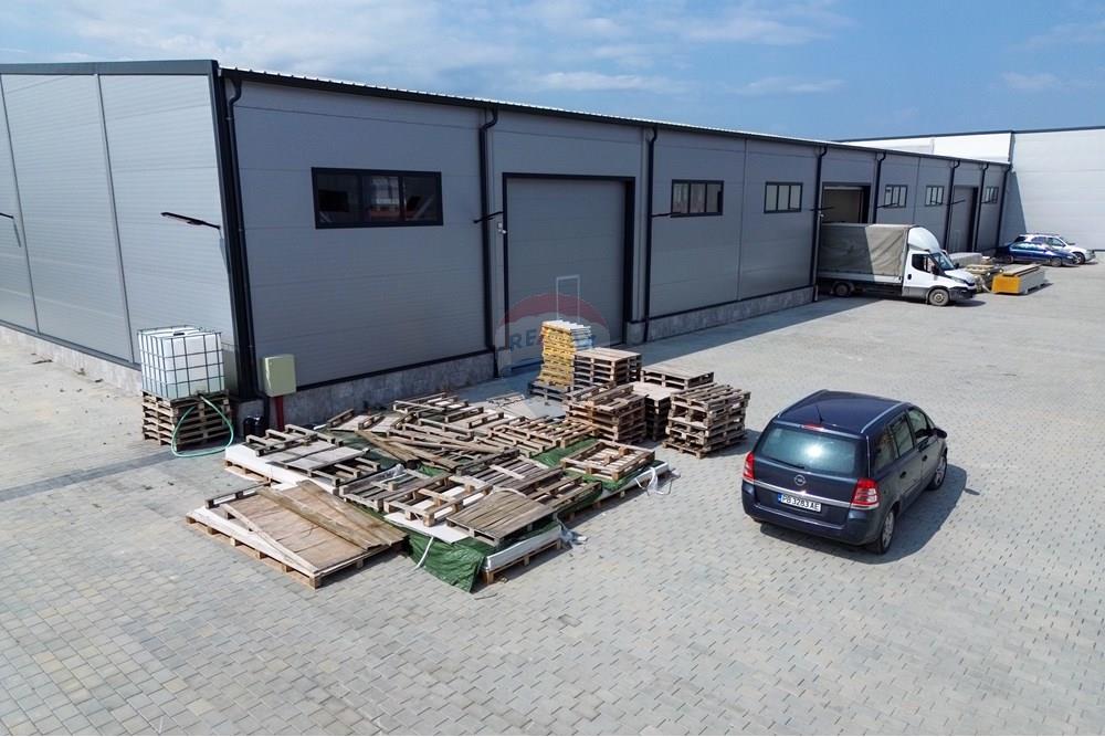 Индустриална сграда - Под наем - гр. Пловдив, Област Пловдив, България - 17B8B3A5-B8CF-4B83-8F94-C611E7367BC0.jpg - 360561012-213