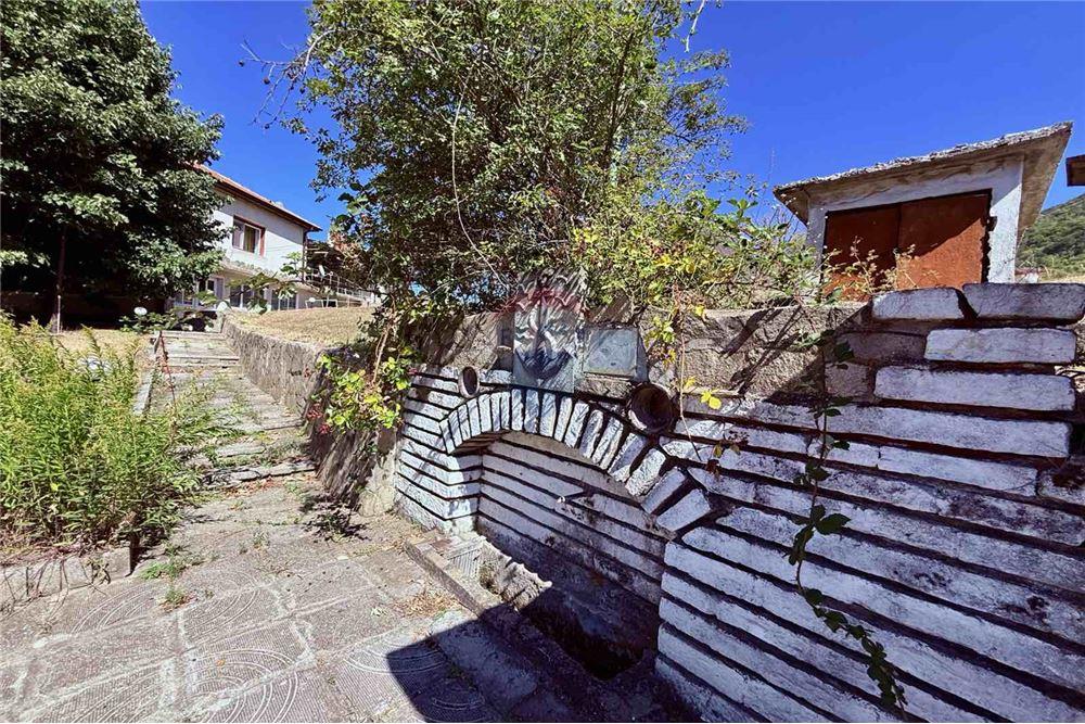 Имение - За продажба - с. Аспарухово, Област Варна, България - Дворно място/ Барбекю - Двор - 360321025-228