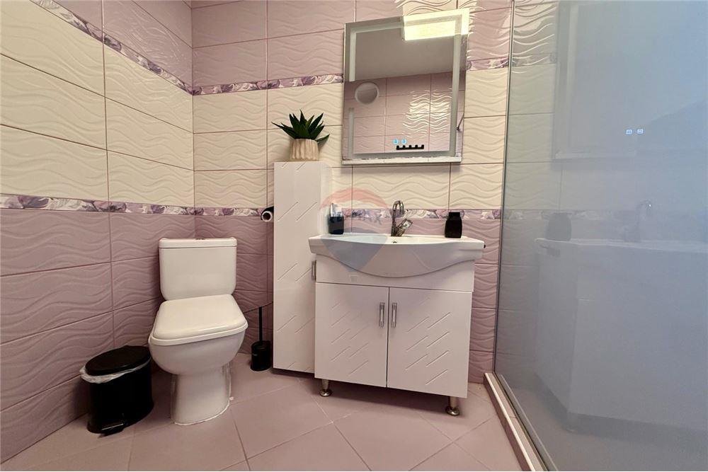 Градска къща - За продажба - гр. Балчик, Област Добрич, България - Баня и тоалетна в едно помещение - Баня - 360321025-245