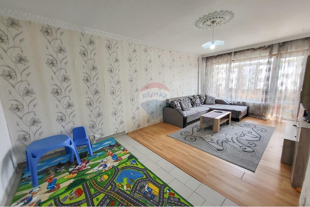 Апартамент - За продажба - гр. Варна, Област Варна, България - 20250820_144451.jpg - Всекидневна - 360471029-4