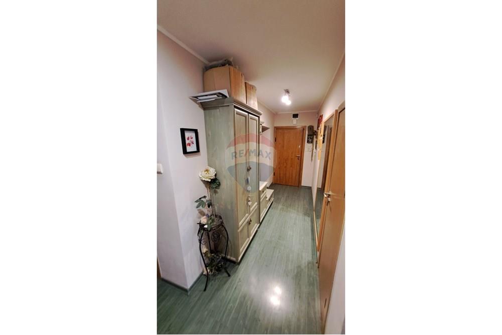 Апартамент - За продажба - гр. Варна, Област Варна, България - антре 1.jpg - Коридор - 360321028-113