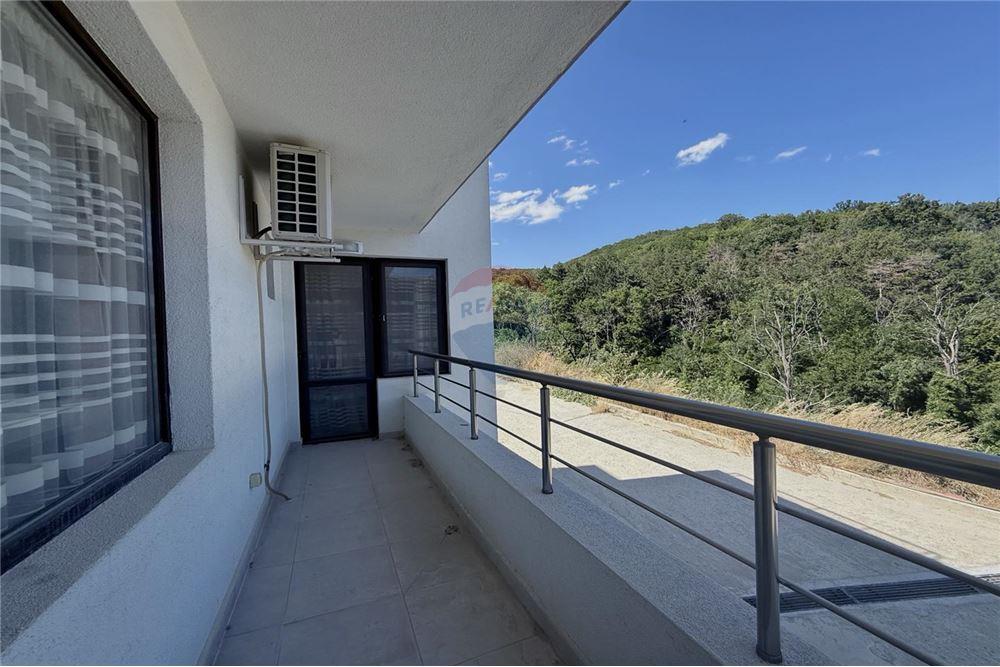 Апартамент - За продажба - гр. Варна, Област Варна, България - Обща открита тераса /североизточна/ с панорамна горска гледка с достъп от всекидневна и родителска спалня - Тераса - 360321025-247