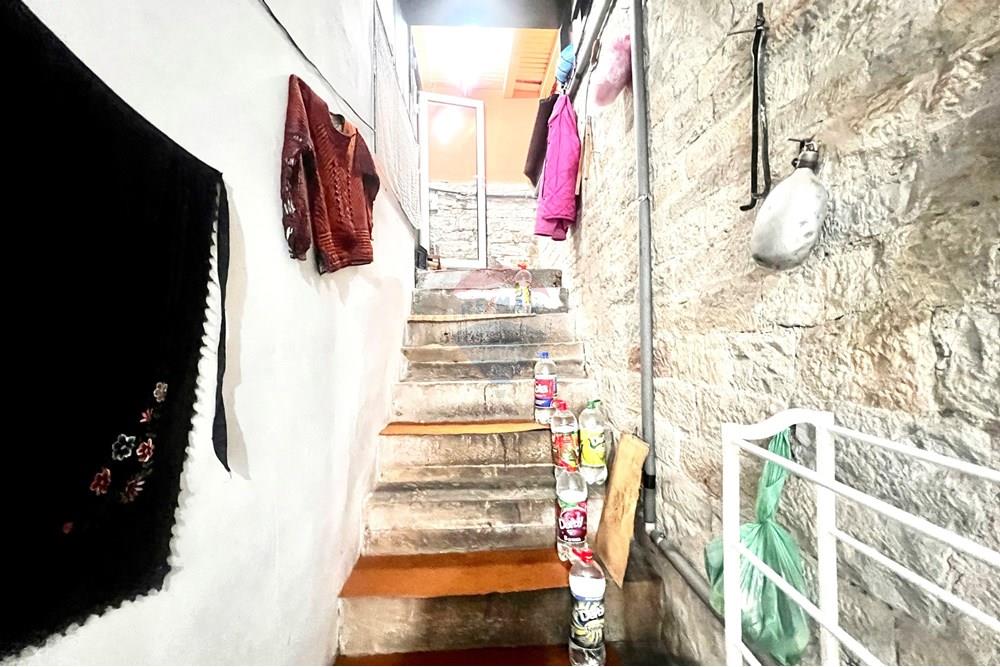 Градска къща - За продажба - гр. Габрово, Област Габрово, България - 20250428_124448152_iOS.jpg - 360431027-13