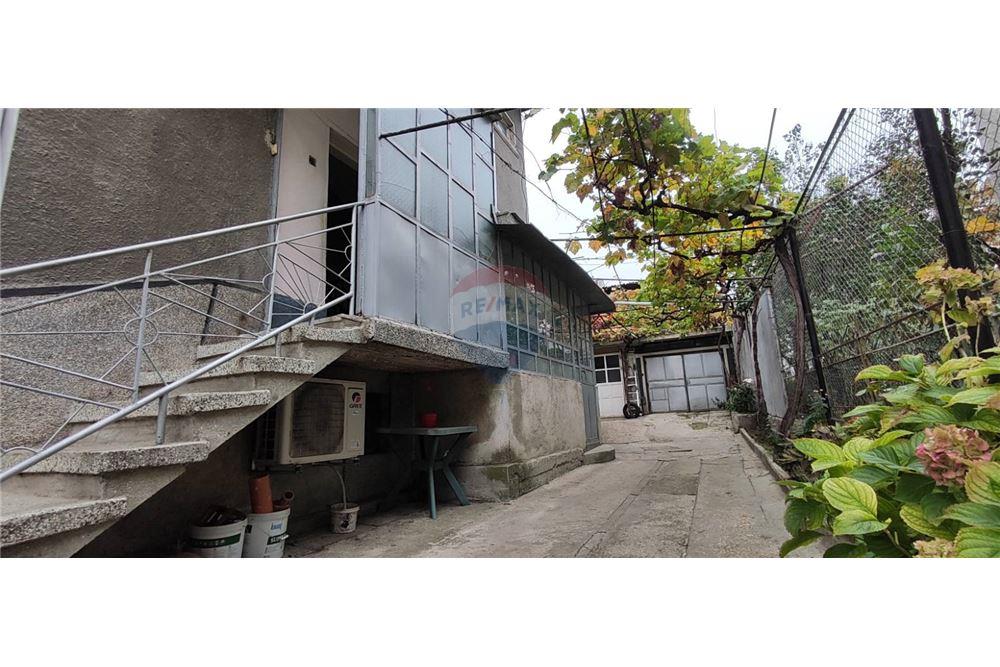 Градска къща - За продажба - гр. Аксаково, Област Варна, България - 13 - 360301003-179