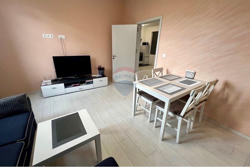 公寓/单元房 - 出租 - гр. Бургас, Област Бургас, България - 0-02-05-eb9ffdae3610602ab6aabf3f0b5be73debf5df43184d7c8a3b35445313d0a076_b899be3f197bde1e.jpg - 360291026-29