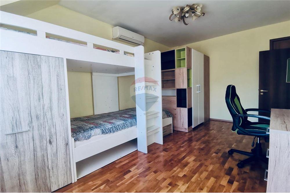 Апартамент - Под наем - гр. Варна, Област Варна, България - Уютна детска спалня с изход към тераса/ южна - Детска стая - 360321025-248