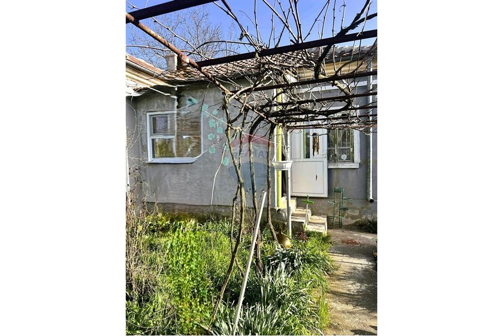 Селска къща - За продажба - с. Миладиновци, Област Добрич, България - 5.jpeg - 360301012-129